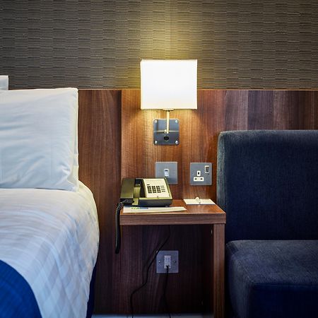 Holiday Inn Express Glenrothes By Ihg Екстериор снимка
