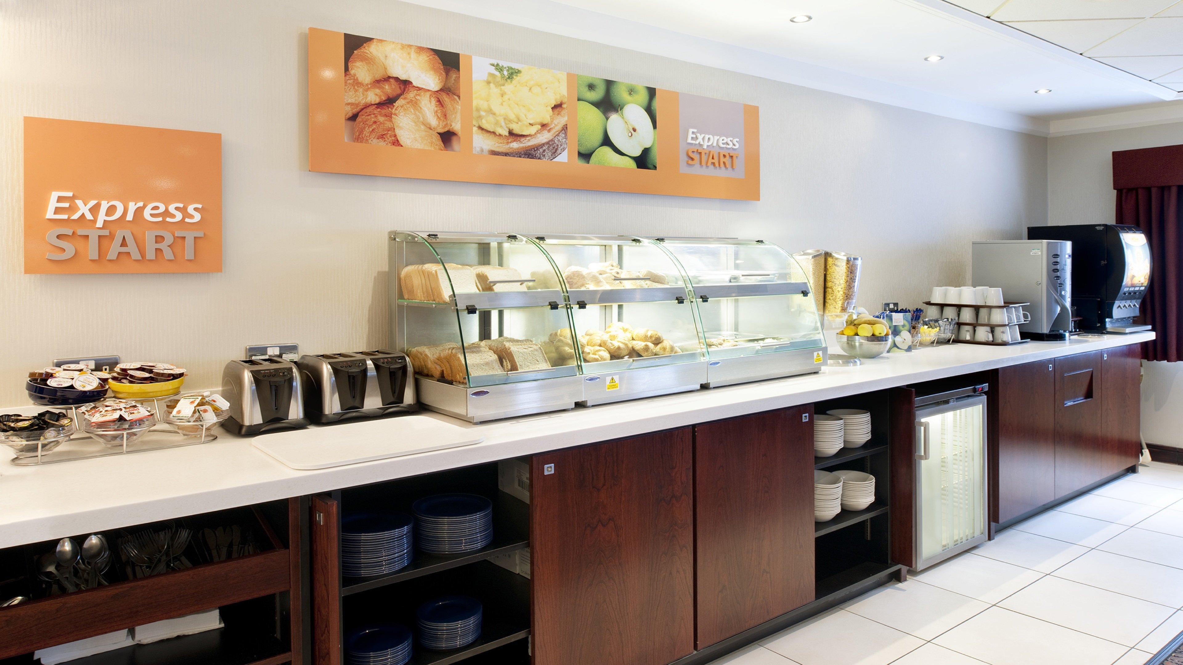 Holiday Inn Express Glenrothes By Ihg Екстериор снимка