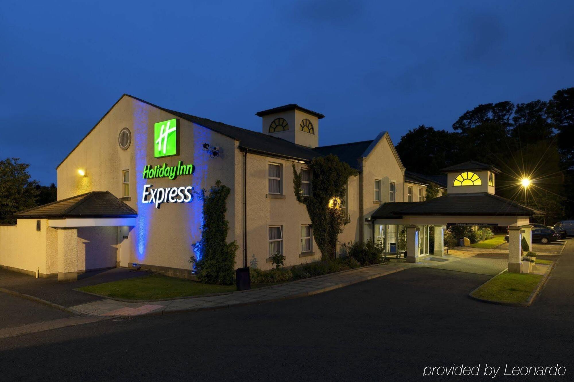 Holiday Inn Express Glenrothes By Ihg Екстериор снимка