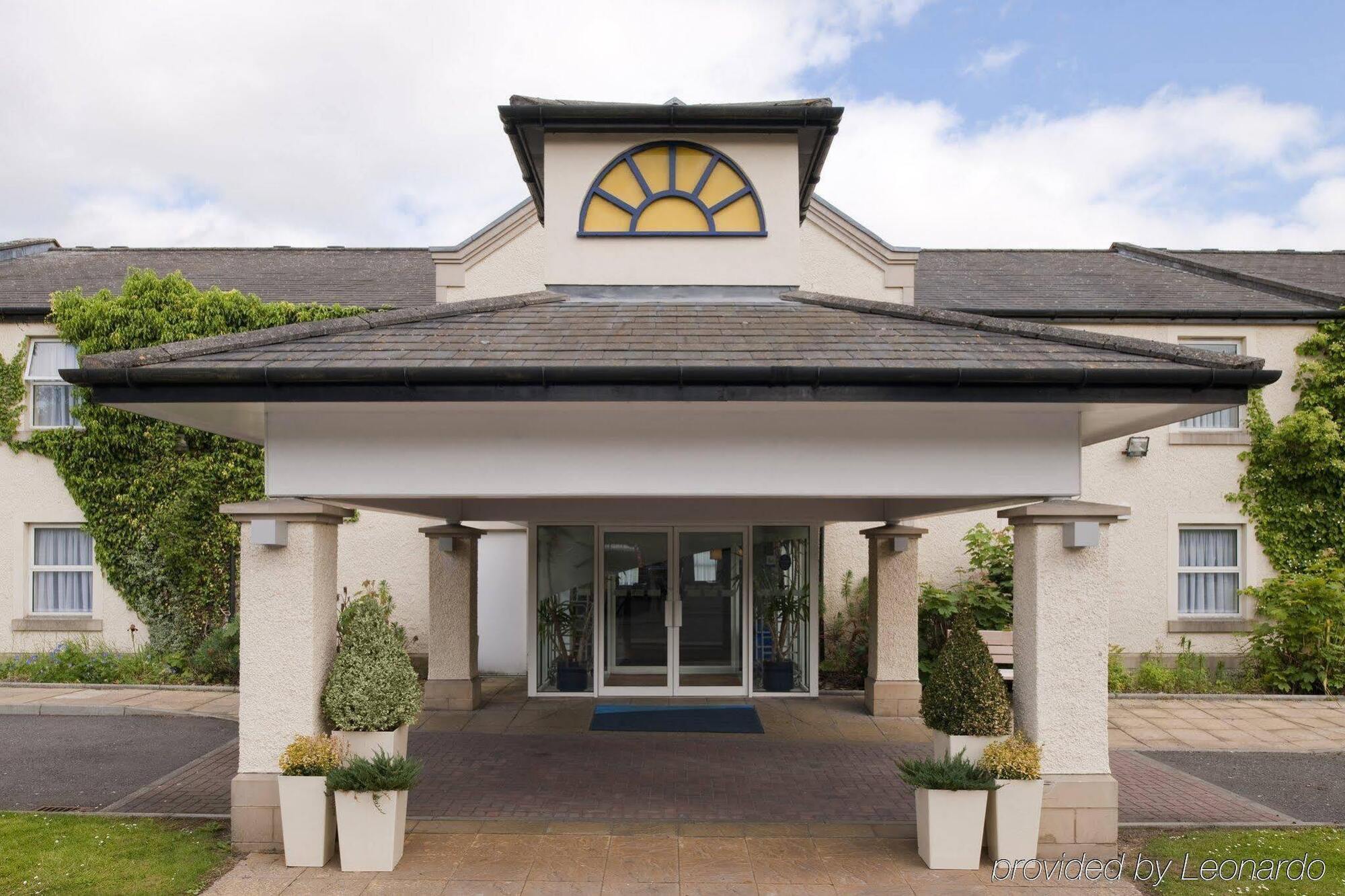Holiday Inn Express Glenrothes By Ihg Екстериор снимка