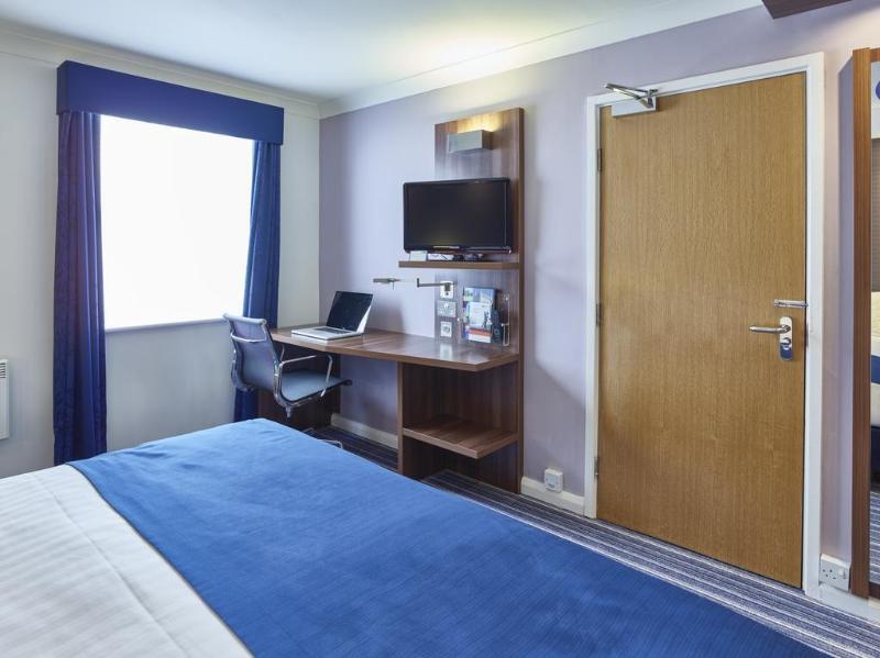 Holiday Inn Express Glenrothes By Ihg Екстериор снимка